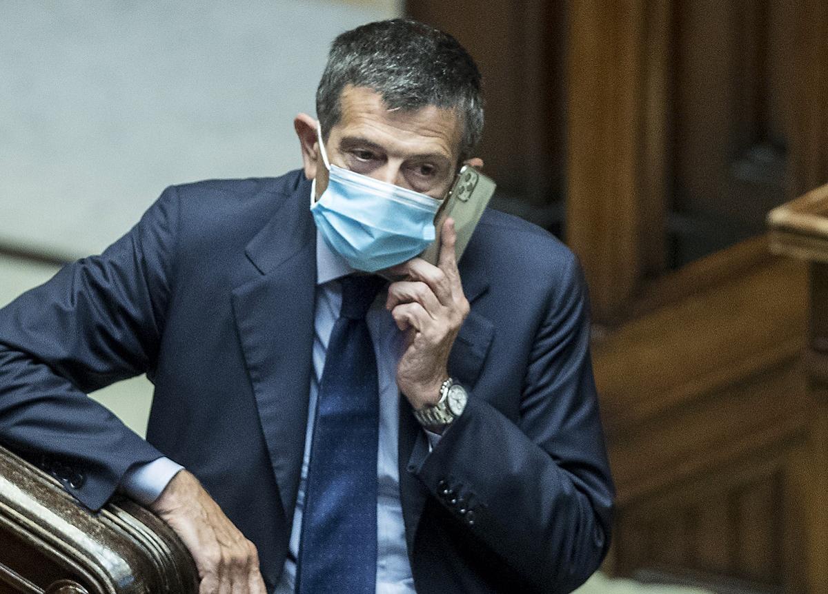 Milano, Lupi: “Scelta del candidato? Sembrava X-Factor…” Milano, Lupi: “Scelta del candidato? Sembrava X-Factor…”