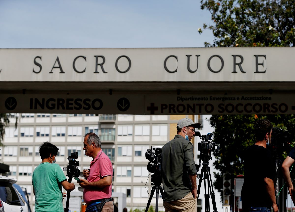 Papa Angelus domenica dall’Ospedale Gemelli, come Giovanni Paolo II Papa Angelus domenica dall’Ospedale Gemelli, come Giovanni Paolo II