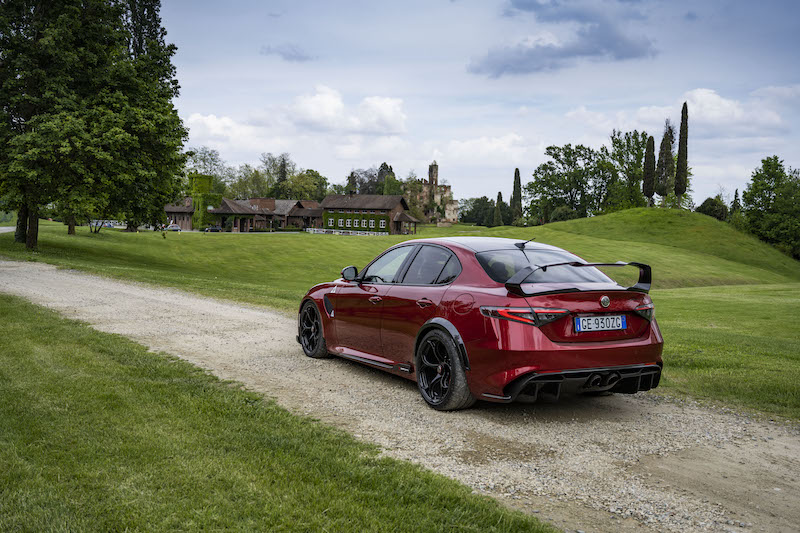 Alfa Romeo: la Giulia GTA incendia il Festival of Speed 2021 a Goodwood Alfa Romeo: la Giulia GTA incendia il Festival of Speed 2021 a Goodwood
