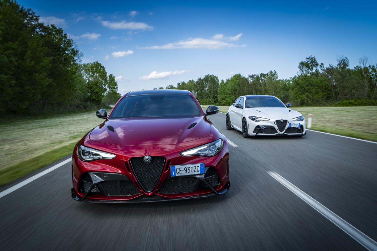 Alfa Romeo: la Giulia GTA incendia il Festival of Speed 2021 a Goodwood Alfa Romeo: la Giulia GTA incendia il Festival of Speed 2021 a Goodwood