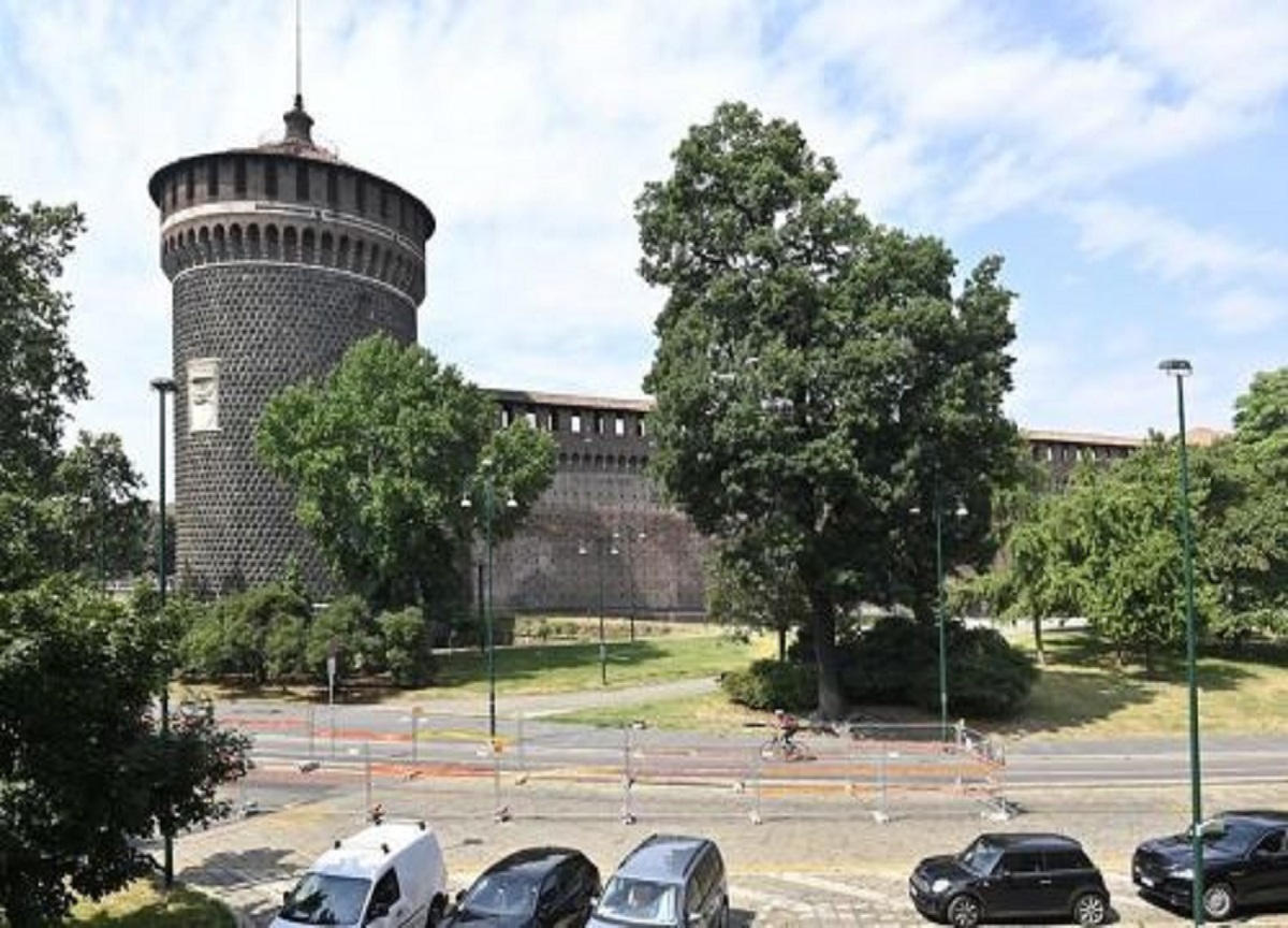 Milano, Piazza Castello: partiti i lavori di riqualificazione Milano, Piazza Castello: partiti i lavori di riqualificazione