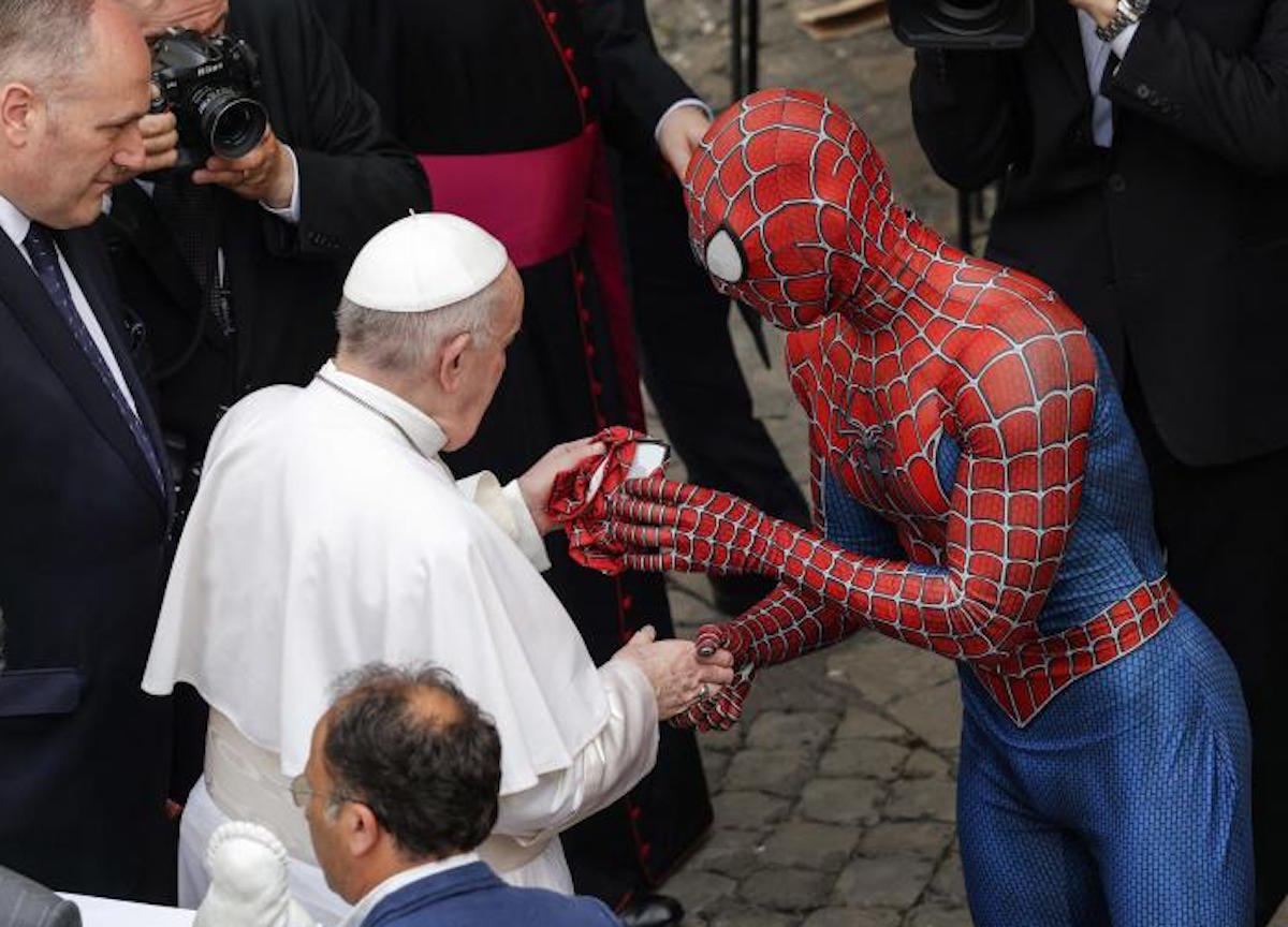 Papa Angelus domenica dall’Ospedale Gemelli, come Giovanni Paolo II Papa Angelus domenica dall’Ospedale Gemelli, come Giovanni Paolo II
