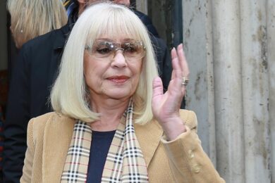 Ascolti tv, funerali della Carrà al 32,4%. Nuzzi fa volare Rete 4