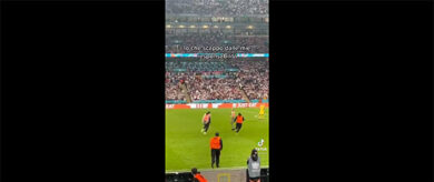 Italia-Inghilterra, l’invasione di campo del tifoso inglese. VIDEO