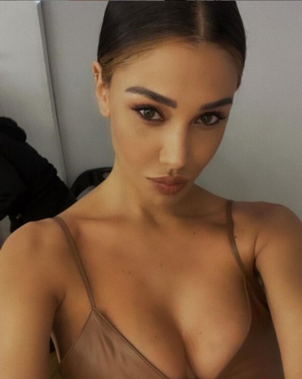 Belen Rodriguez splendida neomamma: è nata la seconda figlia Luna Marie – FOTO
