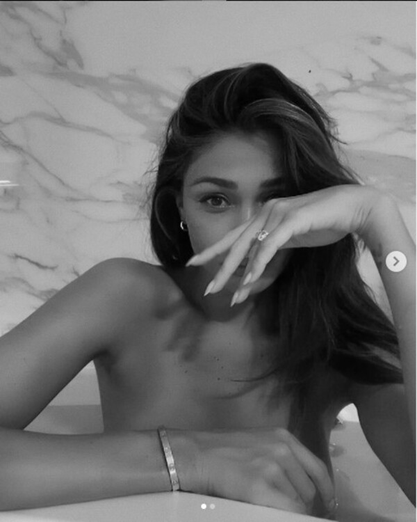 Belen Rodriguez splendida neomamma: è nata la seconda figlia Luna Marie – FOTO