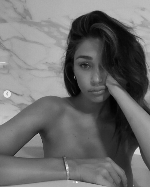 Belen Rodriguez splendida neomamma: è nata la seconda figlia Luna Marie – FOTO
