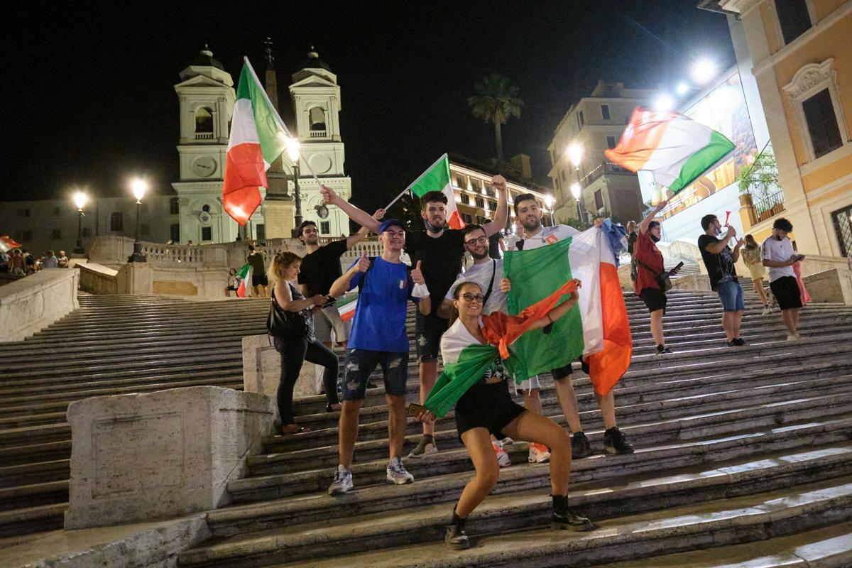 Italia vince Euro 2020: da Milano a Palermo è festa 53 anni dopo