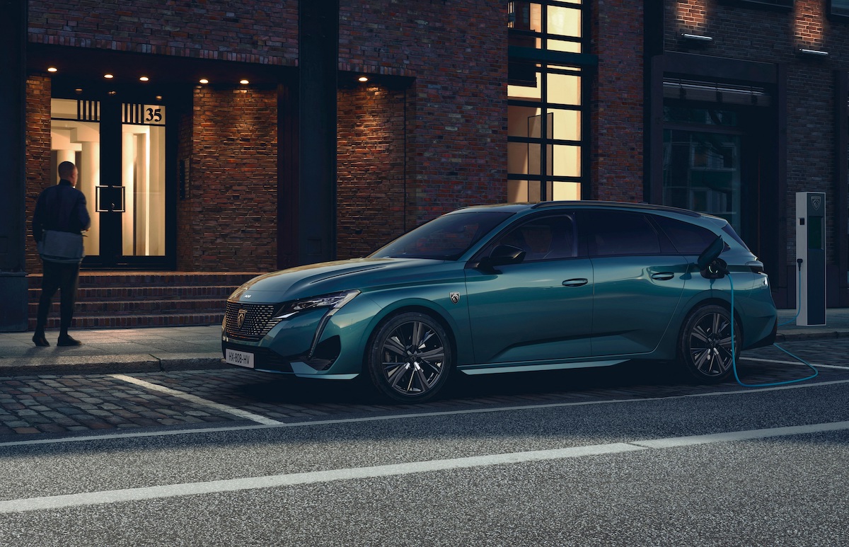 Peugeot: dal 2021 il 70% dei modelli sarà elettrificato Peugeot: dal 2021 il 70% dei modelli sarà elettrificato
