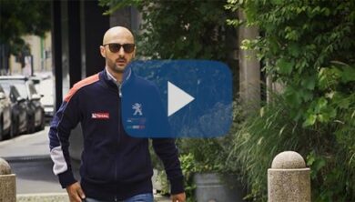 Andrea Nucita testa la Peugeot e-208