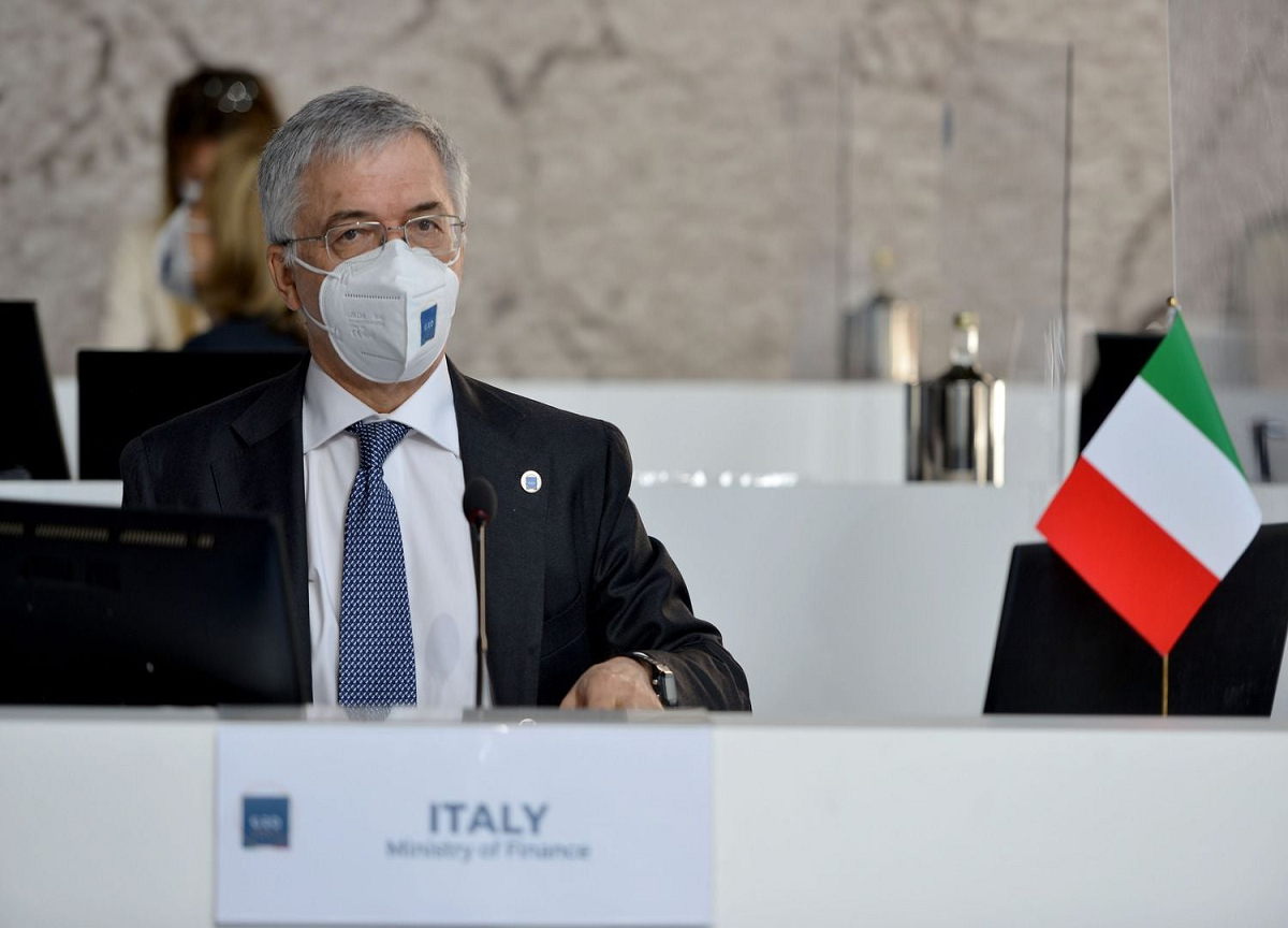 Euro2020, applausi a Franco a Bruxelles: il pallone rilancia l’Italia in Ue Euro2020, applausi a Franco a Bruxelles: il pallone rilancia l’Italia in Ue
