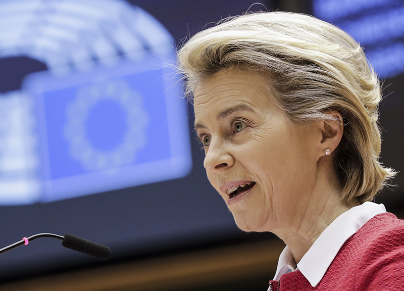 Auto a benzina vietate dal 2035: la decisione della Commissione UE sul clima Auto a benzina vietate dal 2035: la decisione della Commissione UE sul clima