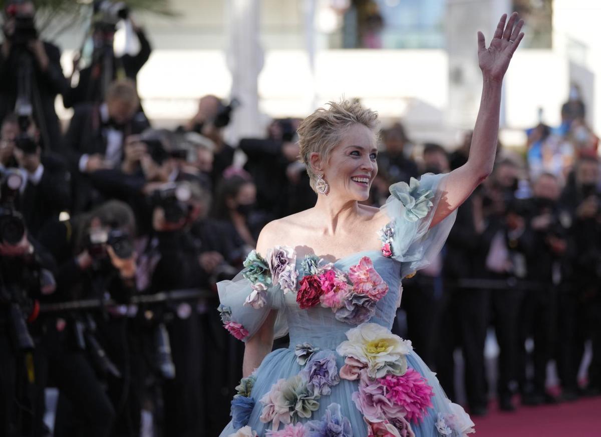 Sharon Stone a Cannes 2021: Regina del Red Carpet di “The Story of My life” Sharon Stone a Cannes 2021: Regina del Red Carpet di “The Story of My life”