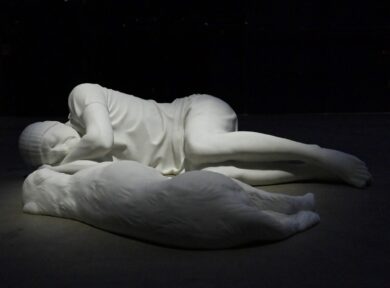 Maurizio Cattelan in mostra Pirelli HangarBicocca a Milano