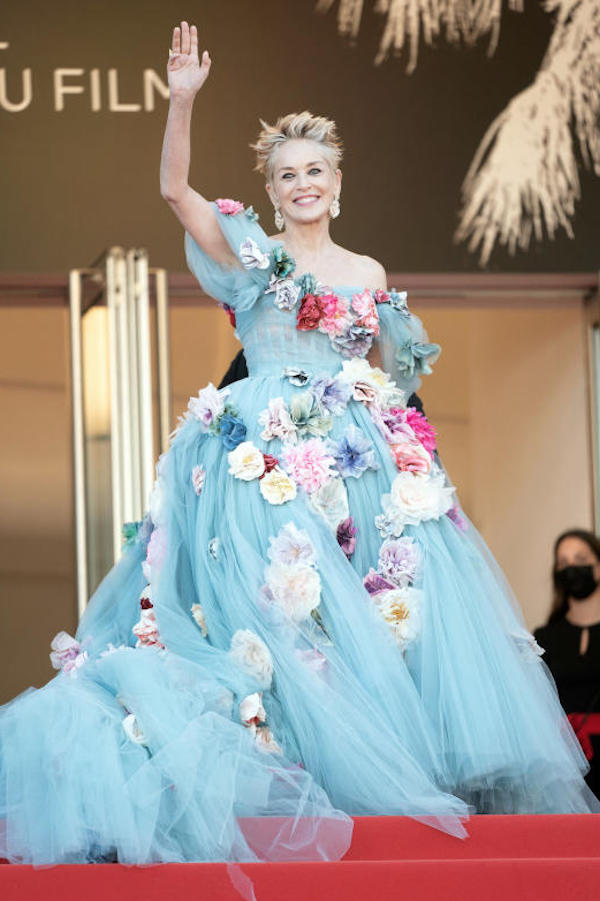 Sharon Stone a Cannes 2021: Regina del Red Carpet di “The Story of My life” Sharon Stone a Cannes 2021: Regina del Red Carpet di “The Story of My life”