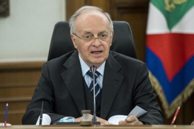Davigo e quei verbali “mostrati a Morra”. La segretaria nel mirino del Csm