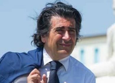 Veronesi attacca Bernardo: “Dove vive?”. Osnato: “Se la canta e se la suona”