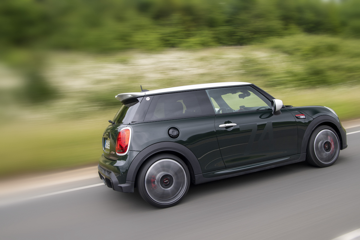 Mini festeggia i 60 della ‘cooper’ con un’edizione limitata Mini festeggia i 60 della ‘cooper’ con un’edizione limitata