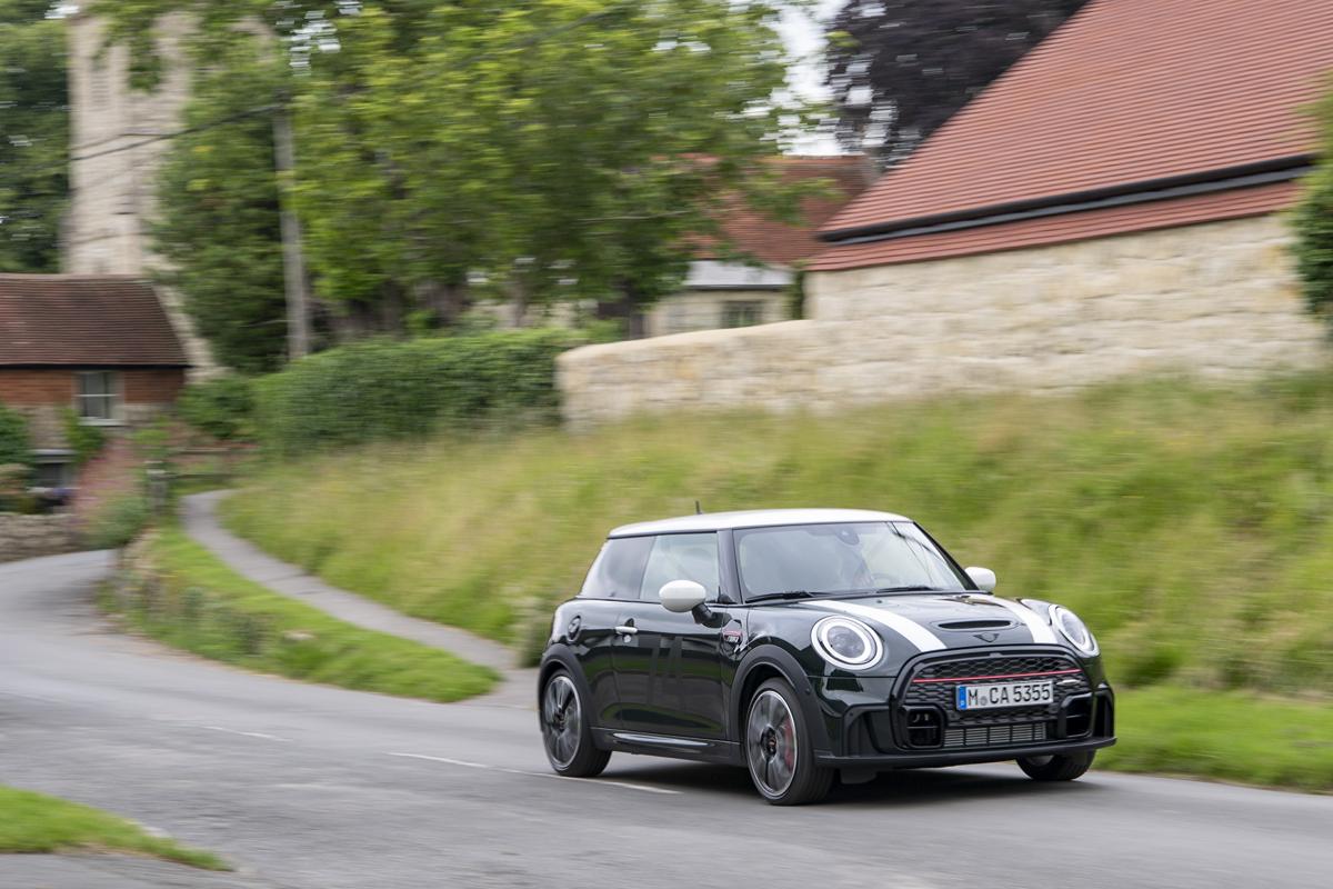 Mini festeggia i 60 della ‘cooper’ con un’edizione limitata Mini festeggia i 60 della ‘cooper’ con un’edizione limitata