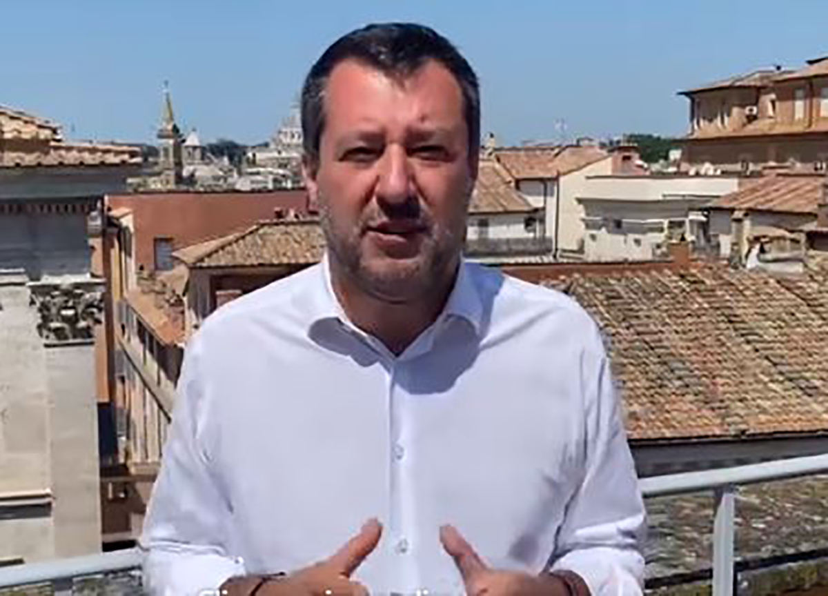 Voghera, Salvini difende Massimo Adriatici: “E’ legittima difesa” Voghera, Salvini difende Massimo Adriatici: “E’ legittima difesa”