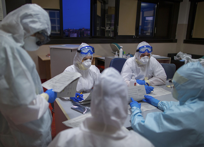 Long Covid, patologia che colpisce il 10% dei “guariti”. In italia in 400mila Long Covid, patologia che colpisce il 10% dei “guariti”. In italia in 400mila