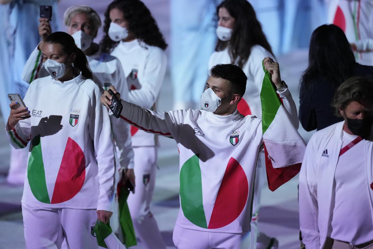 Tokyo 2020, cerimonia d’apertura Olimpiadi al via: proteste fuori dallo stadio Tokyo 2020, cerimonia d’apertura Olimpiadi al via: proteste fuori dallo stadio