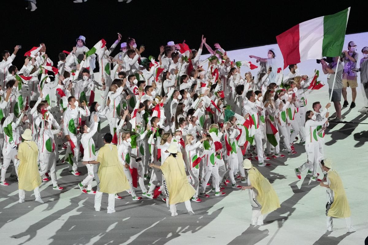 Tokyo 2020, cerimonia d’apertura Olimpiadi al via: proteste fuori dallo stadio Tokyo 2020, cerimonia d’apertura Olimpiadi al via: proteste fuori dallo stadio