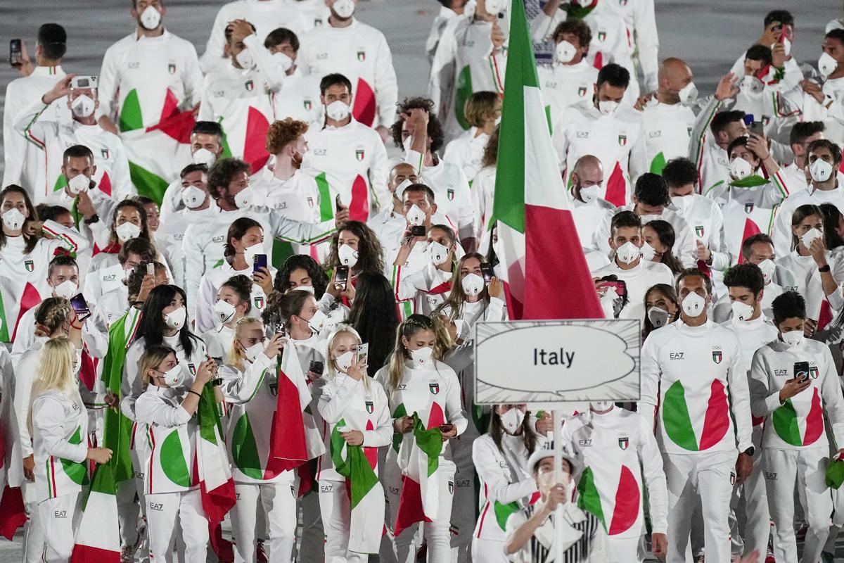 Tokyo 2020, cerimonia d’apertura Olimpiadi al via: proteste fuori dallo stadio Tokyo 2020, cerimonia d’apertura Olimpiadi al via: proteste fuori dallo stadio