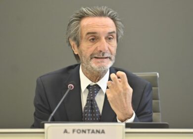 Lombardia, Fontana: Green Pass sui trasporti pubblici va fatta valutazione