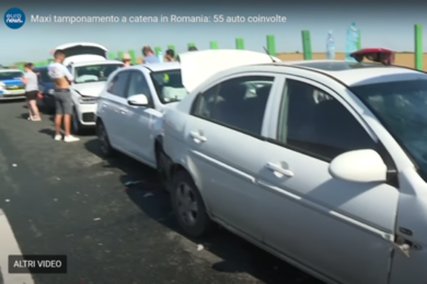 Maxi tamponamento a catena: 55 auto coinvolte