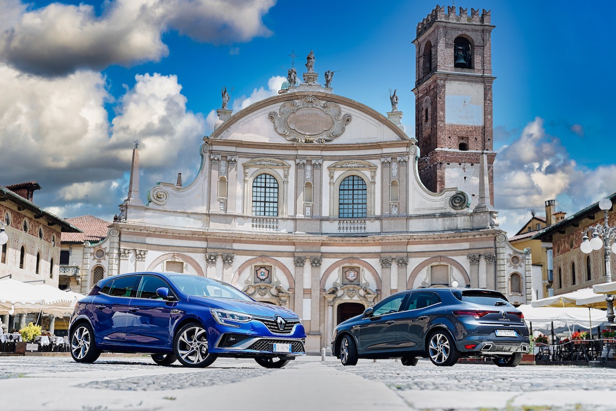 Renault: restyling per Megane berlina ora disponibile anche Plug-in Hybrid