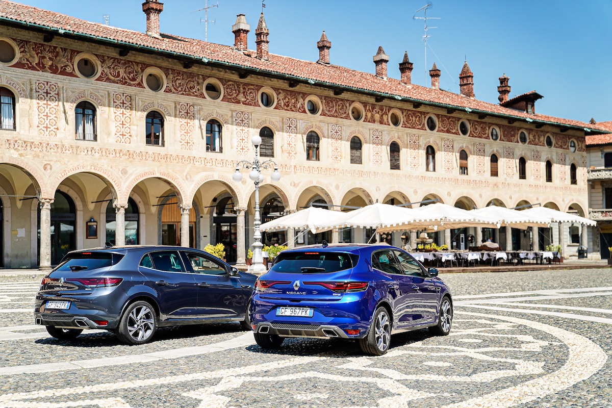 Renault: restyling per Megane berlina ora disponibile anche Plug-in Hybrid