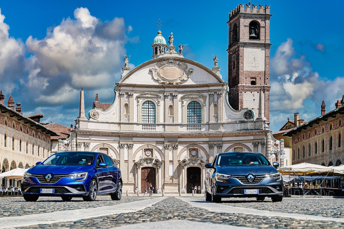 Renault: restyling per Megane berlina ora disponibile anche Plug-in Hybrid