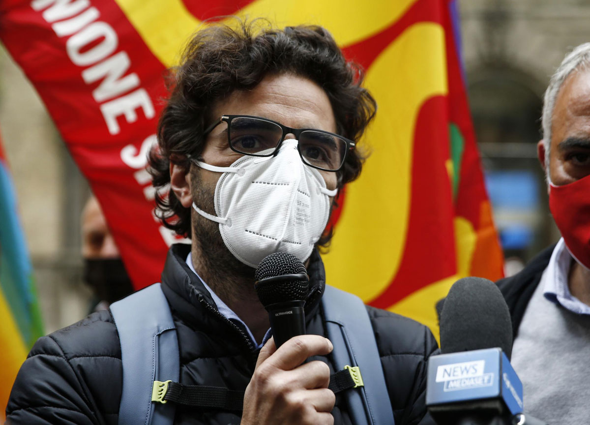 Ex Ilva, reintegrato il dipendente licenziato per un post su Facebook Ex Ilva, reintegrato il dipendente licenziato per un post su Facebook