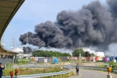 Forte esplosione nello stabilimento Bayer di Leverkusen. VIDEO