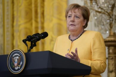 Vaccino obbligatorio, in Germania la sola ipotesi scatena il dibattito