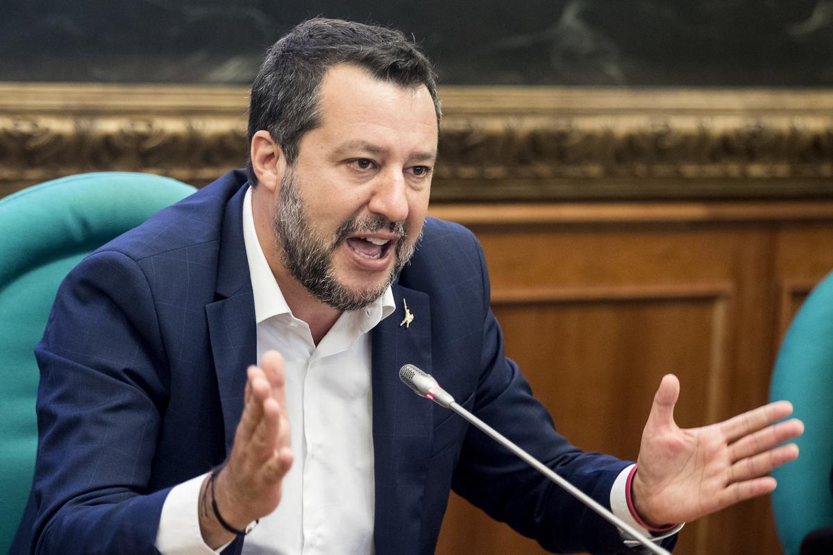 Vaccino, Salvini: dente avvelenato con Draghi, “ingeneroso nei miei confronti” Vaccino, Salvini: dente avvelenato con Draghi, “ingeneroso nei miei confronti”