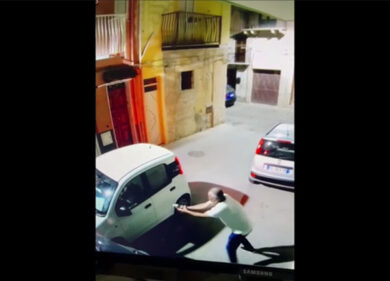 Agrigento, consigliere comunale della Lega spara al socio