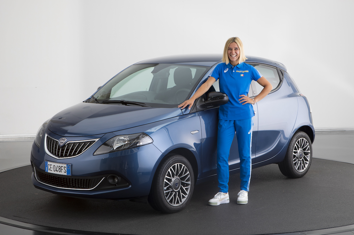 Luminosa Bogliolo guida Lancia Ypsilon verso il Giappone Luminosa Bogliolo guida Lancia Ypsilon verso il Giappone