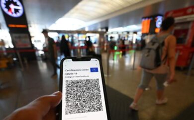 Zona gialla, tre Regioni a rischio. Green Pass, in arrivo nuovo decreto