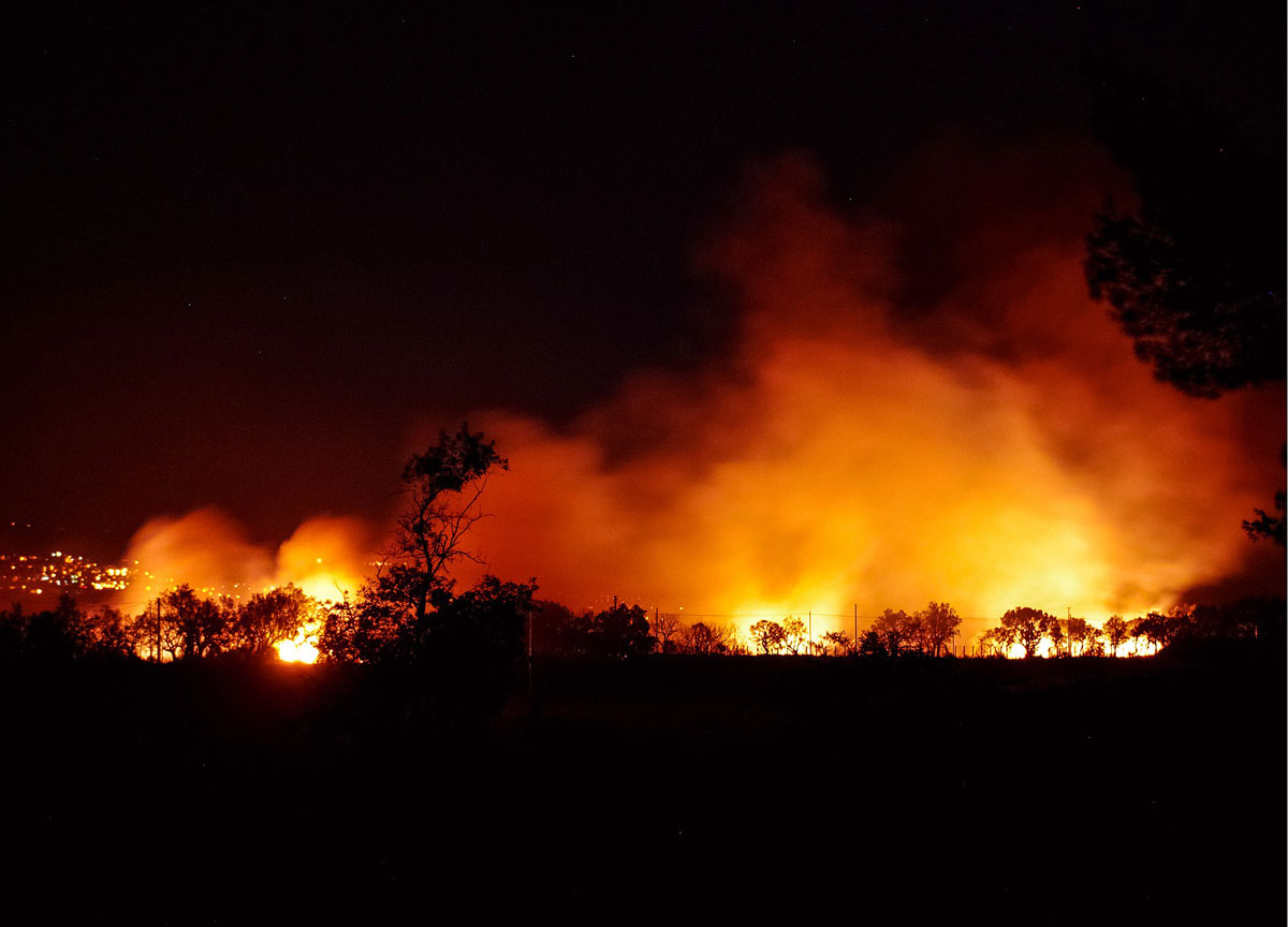 Italia, Grecia, Spagna e Turchia a fuoco. Colpevole la crisi climatica globale Italia, Grecia, Spagna e Turchia a fuoco. Colpevole la crisi climatica globale