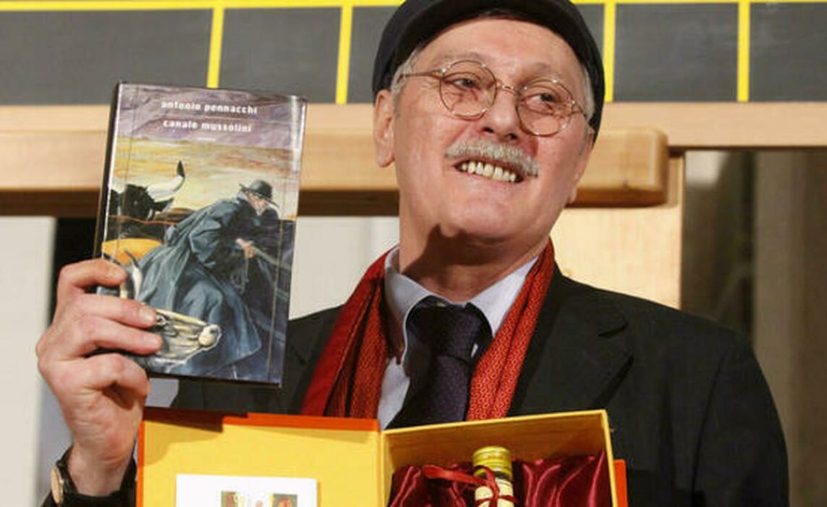 Antonio Pennacchi è morto, addio allo scrittore operaio che vinse lo Strega Antonio Pennacchi è morto, addio allo scrittore operaio che vinse lo Strega