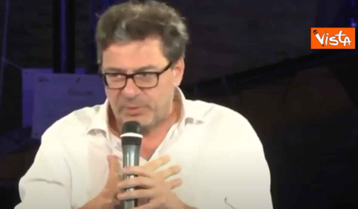 Giorgetti: “Non mi ricandido? Se Salvini mi vuole io ci sono” Giorgetti: “Non mi ricandido? Se Salvini mi vuole io ci sono”
