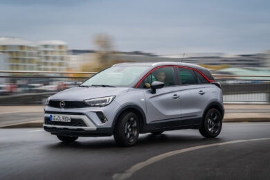 Opel presenta gli allestimenti GS Line