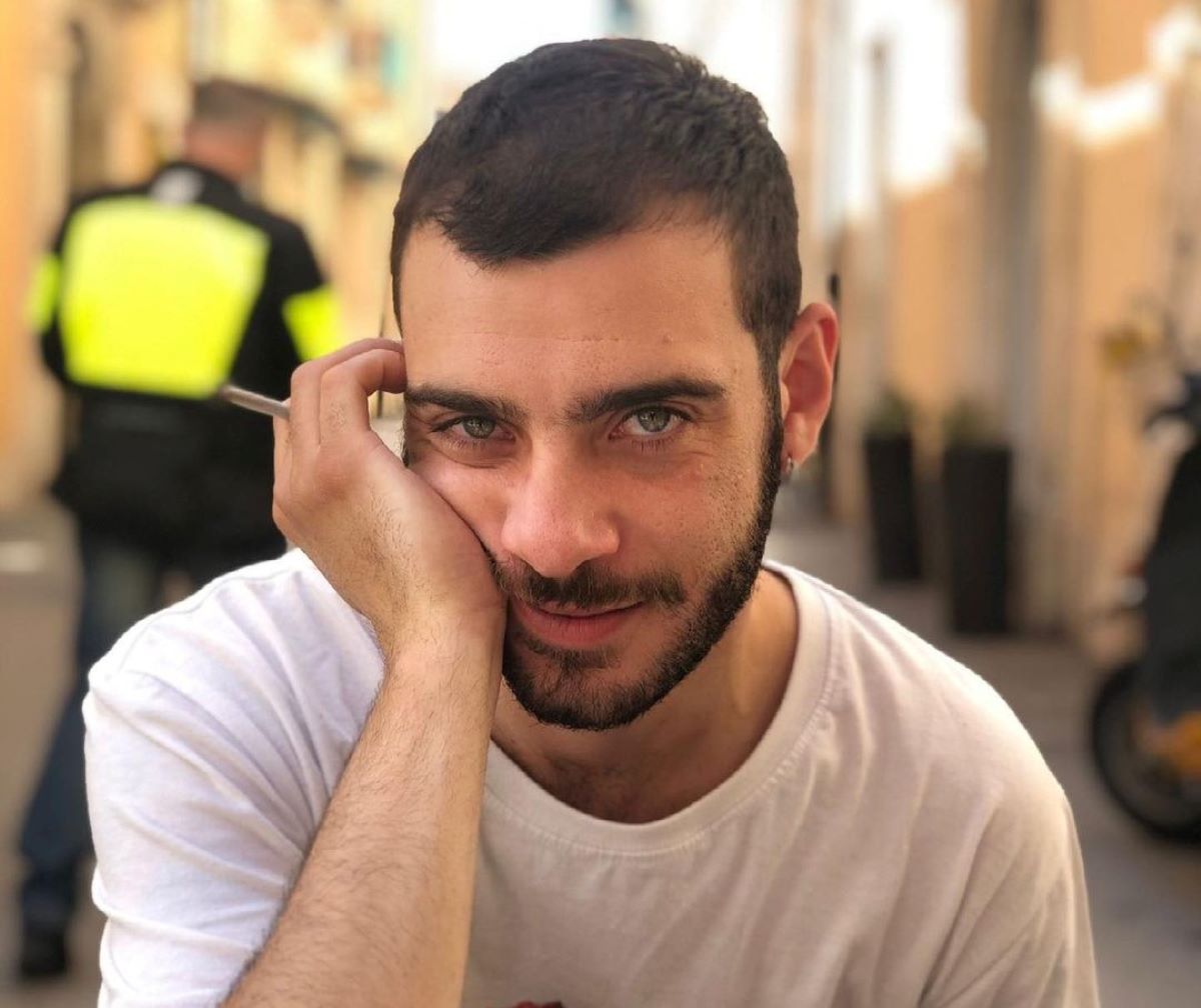 Diario di un mondo fermo, 75 poesie per restare umani dopo la pandemia