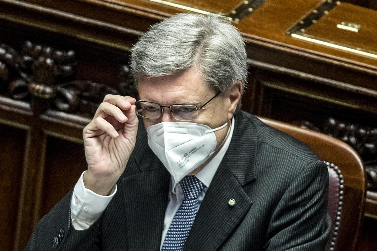Ponte sullo stretto, ministro Giovannini: “Ragioni profonde per realizzarlo” Ponte sullo stretto, ministro Giovannini: “Ragioni profonde per realizzarlo”