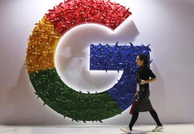 Google, cambia tutto: editori da pagare. Algoritmo cambiato 4887 volte nel ’20