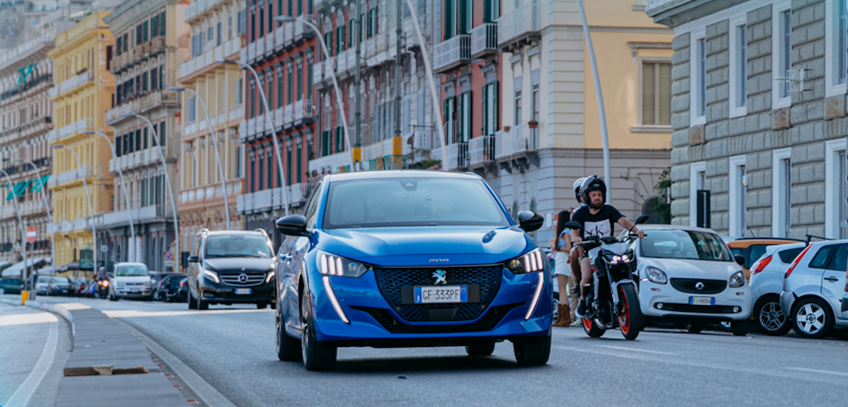 Successo per il primo Peugeot Electric Experience,