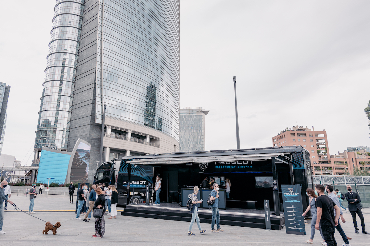 Successo per il primo Peugeot Electric Experience,