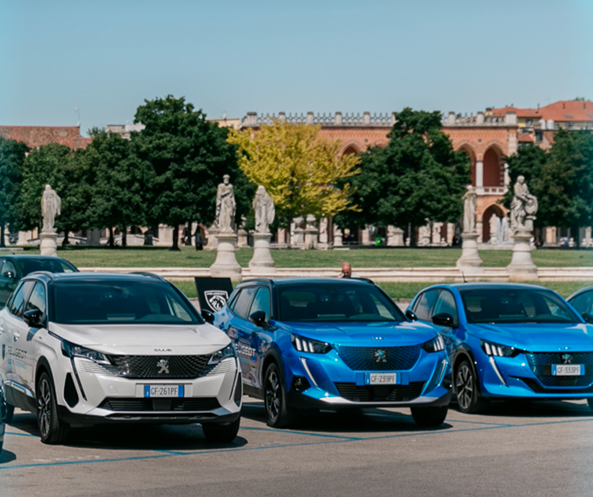 Successo per il primo Peugeot Electric Experience,
